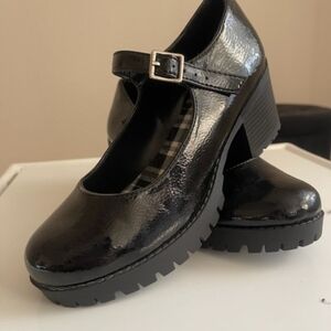 Soda medium heels